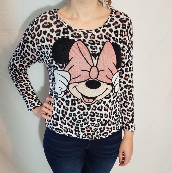 Beautiful Minnie Mouse sweater!! - Picture 2 of 8